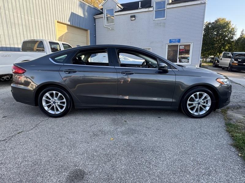 Ford Fusion SE 2020