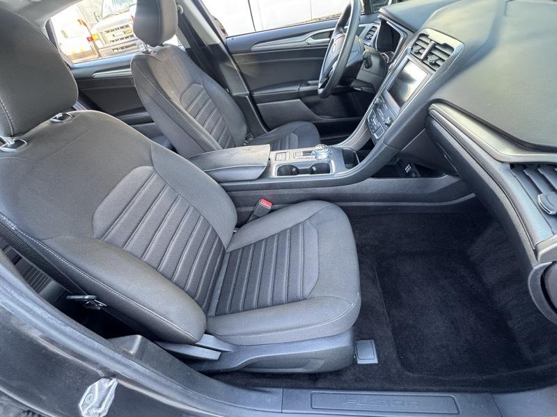 Ford Fusion SE 2020