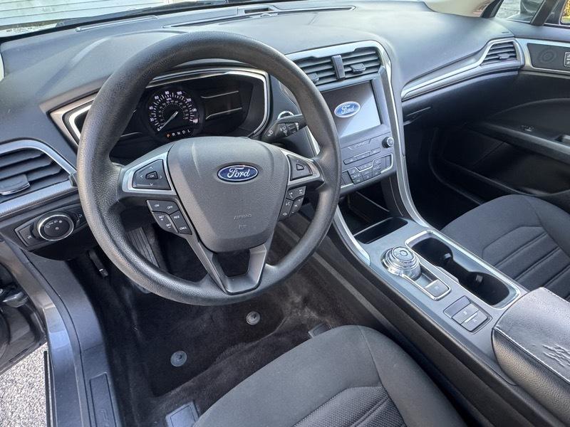 Ford Fusion SE 2020