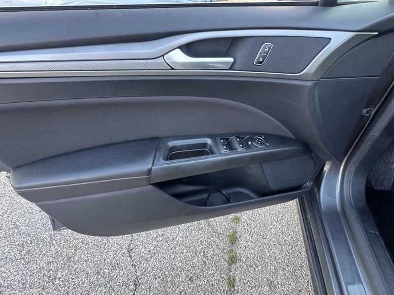 Ford Fusion SE 2020