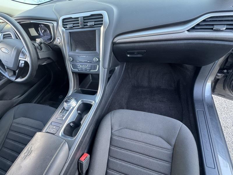 Ford Fusion SE 2020