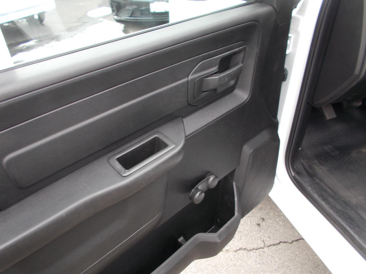 RAM 1500 Classic Tradesman Regular Cab SWB 4WD 2022