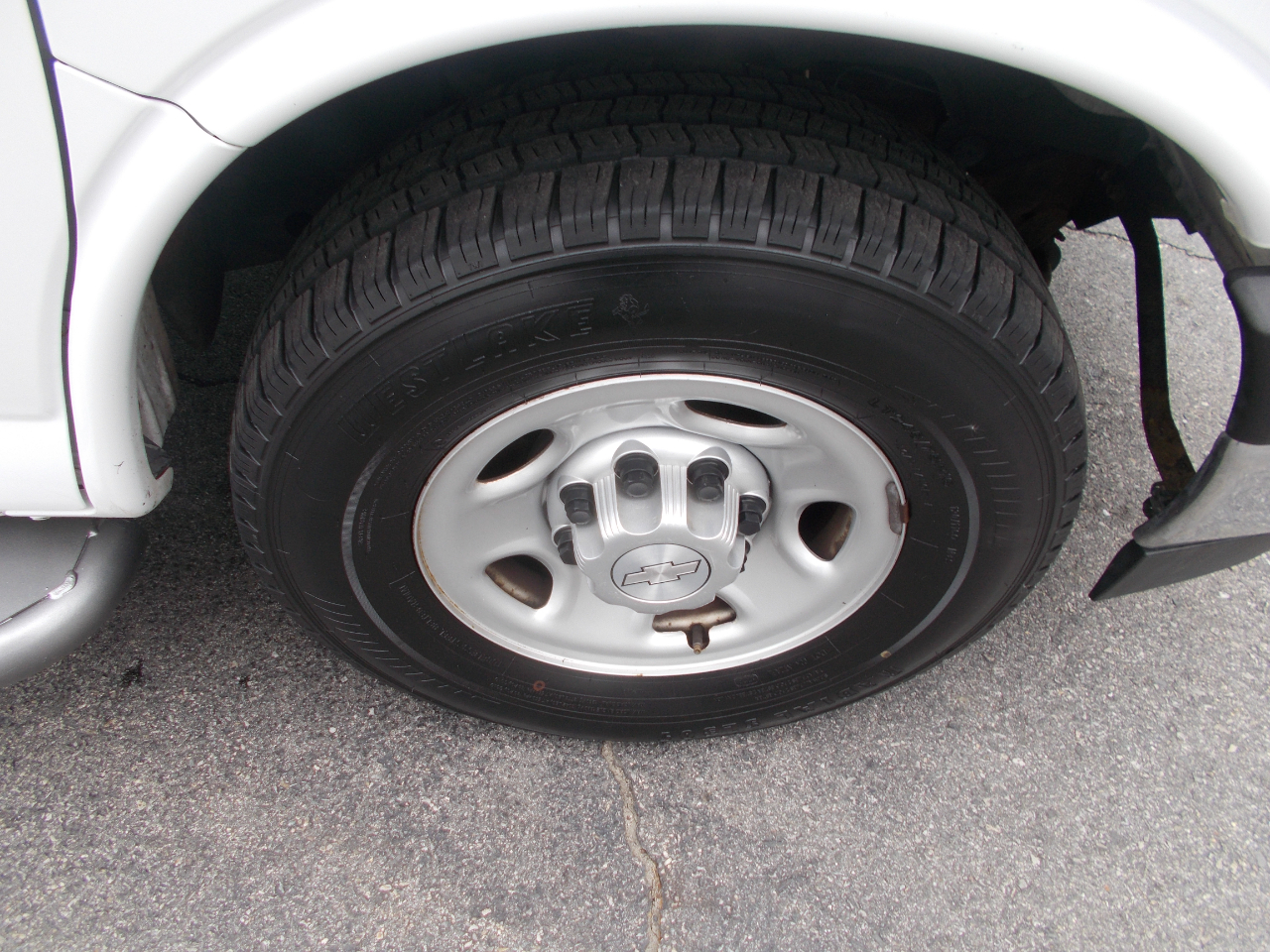 2018 Chevrolet Express 2500 Cargo photo 3