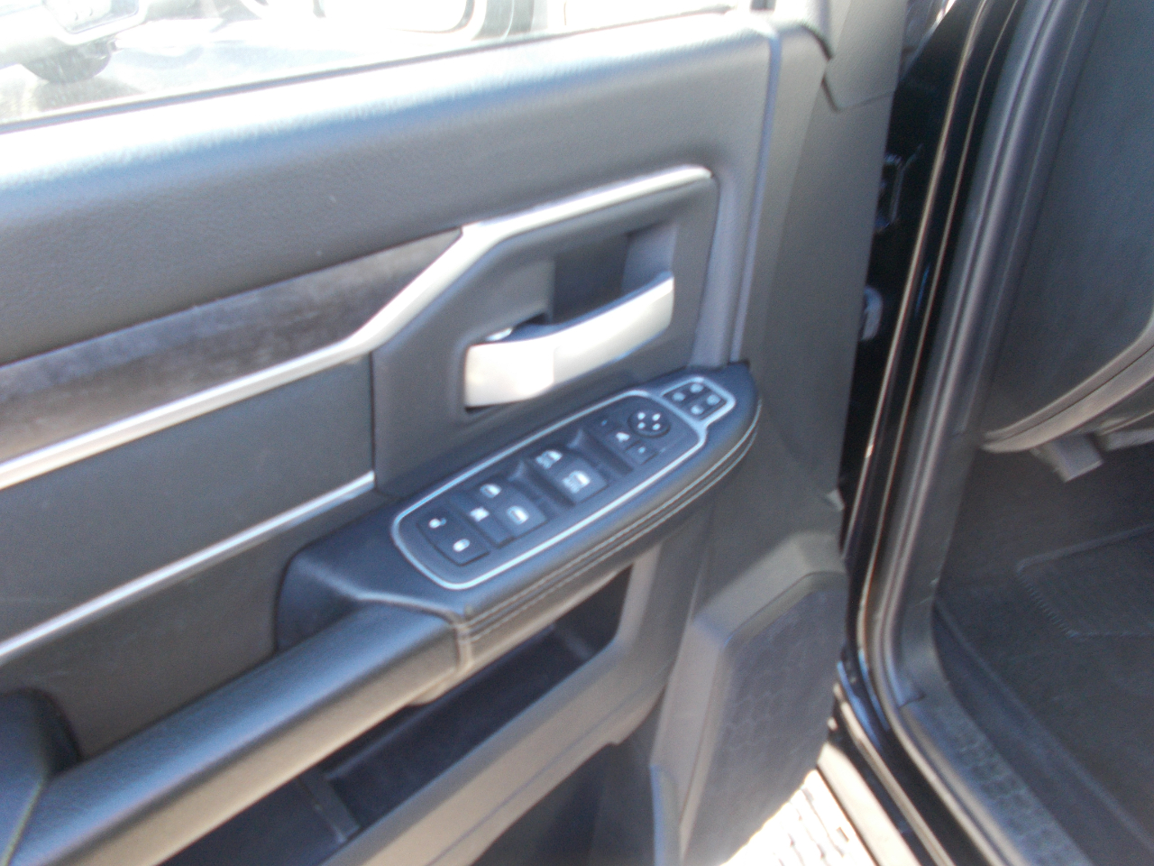 RAM 2500 Tradesman Crew Cab SWB 4WD 2024