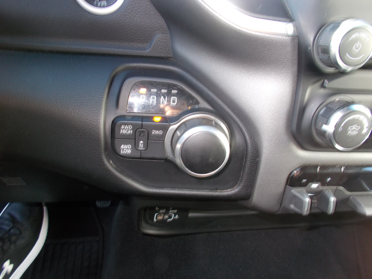 RAM 2500 Tradesman Crew Cab SWB 4WD 2024