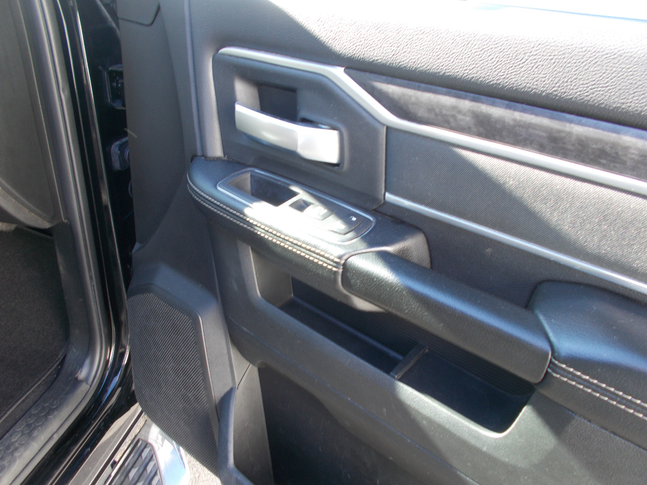 RAM 2500 Tradesman Crew Cab SWB 4WD 2024