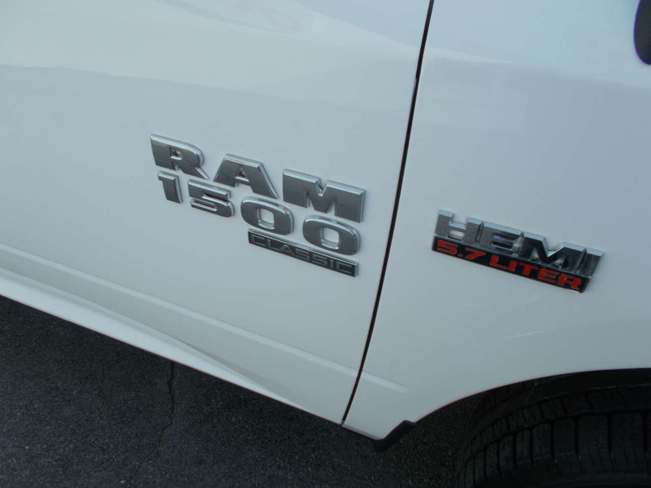 RAM 1500 Classic Tradesman Quad Cab 4WD 2020