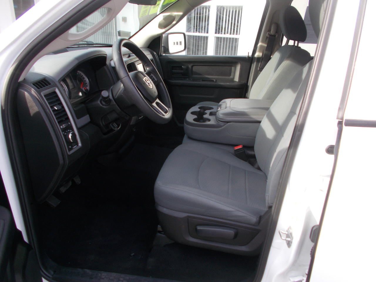 RAM 1500 Classic Tradesman Quad Cab 4WD 2020