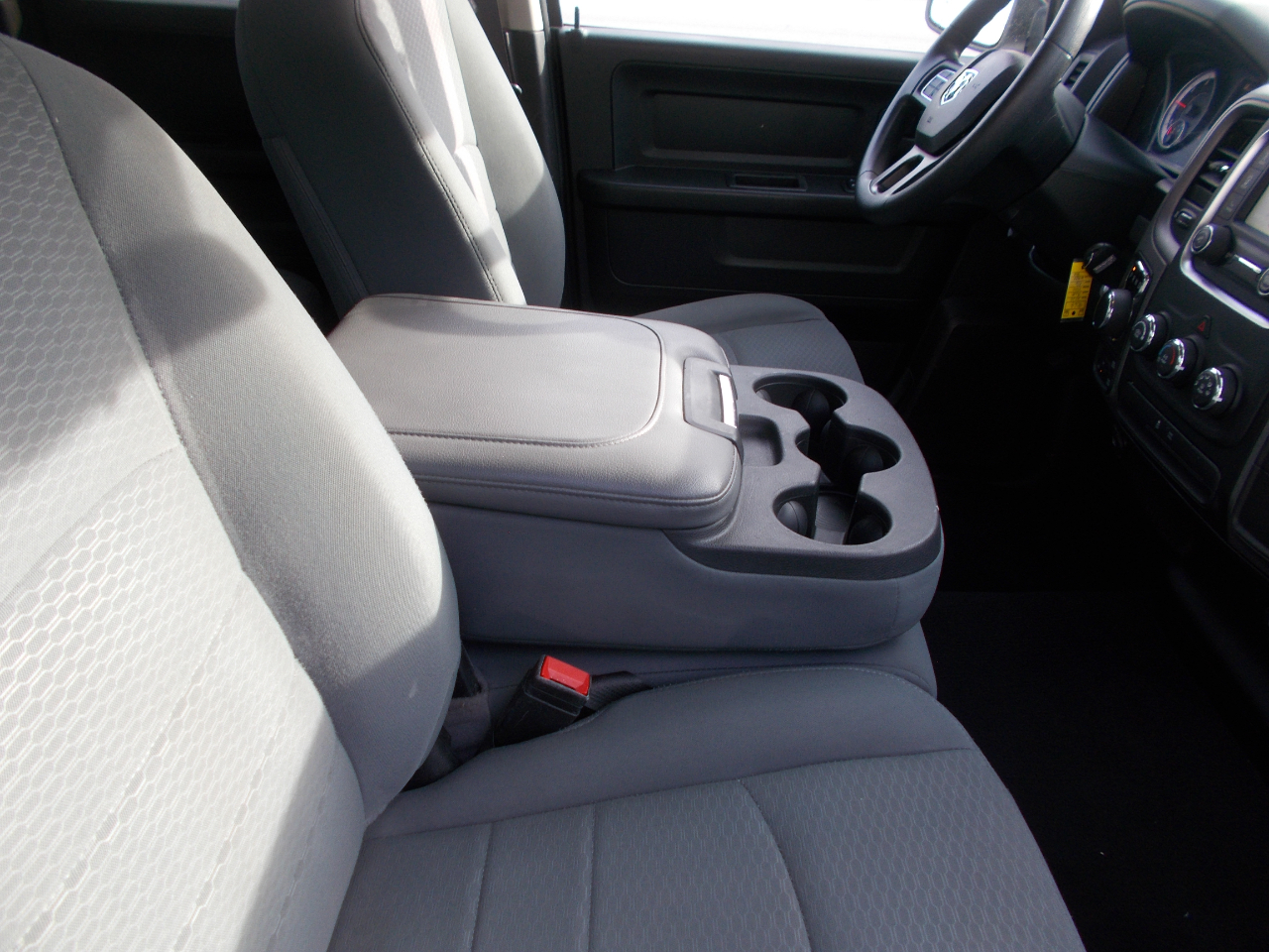 RAM 1500 Classic Tradesman Quad Cab 4WD 2020