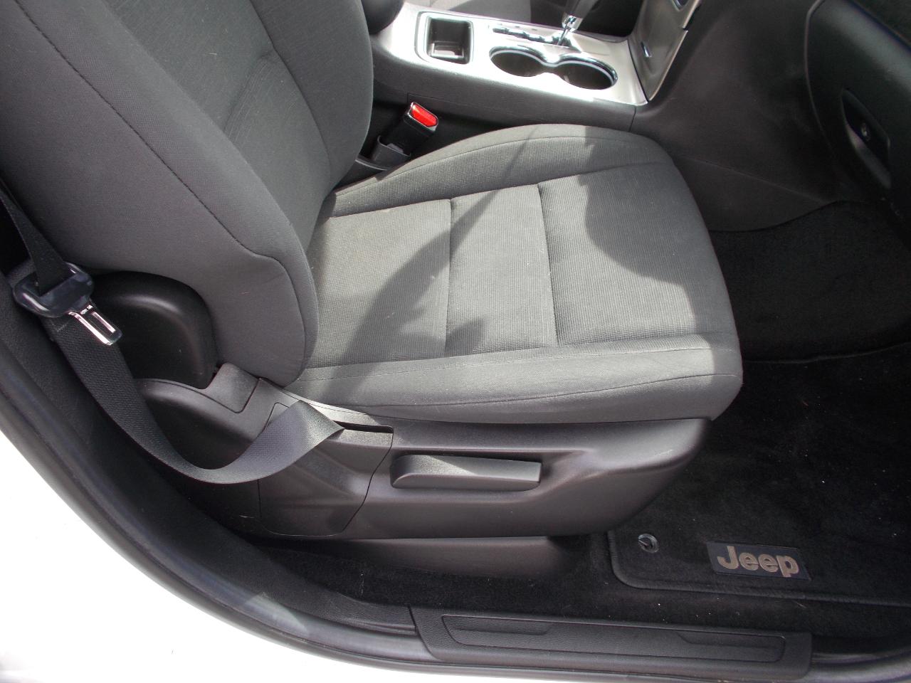 Jeep Grand Cherokee Laredo 4WD 2013