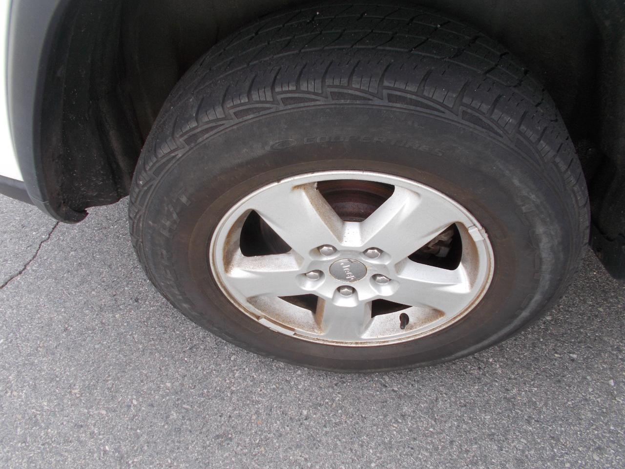 Jeep Grand Cherokee Laredo 4WD 2013