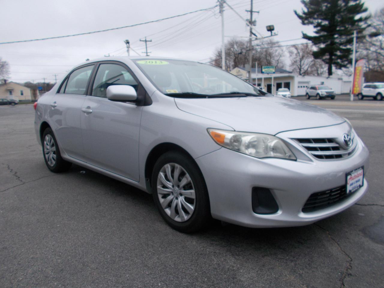 Toyota Corolla 4dr Sdn Auto LE Special Edition (Natl) 2013