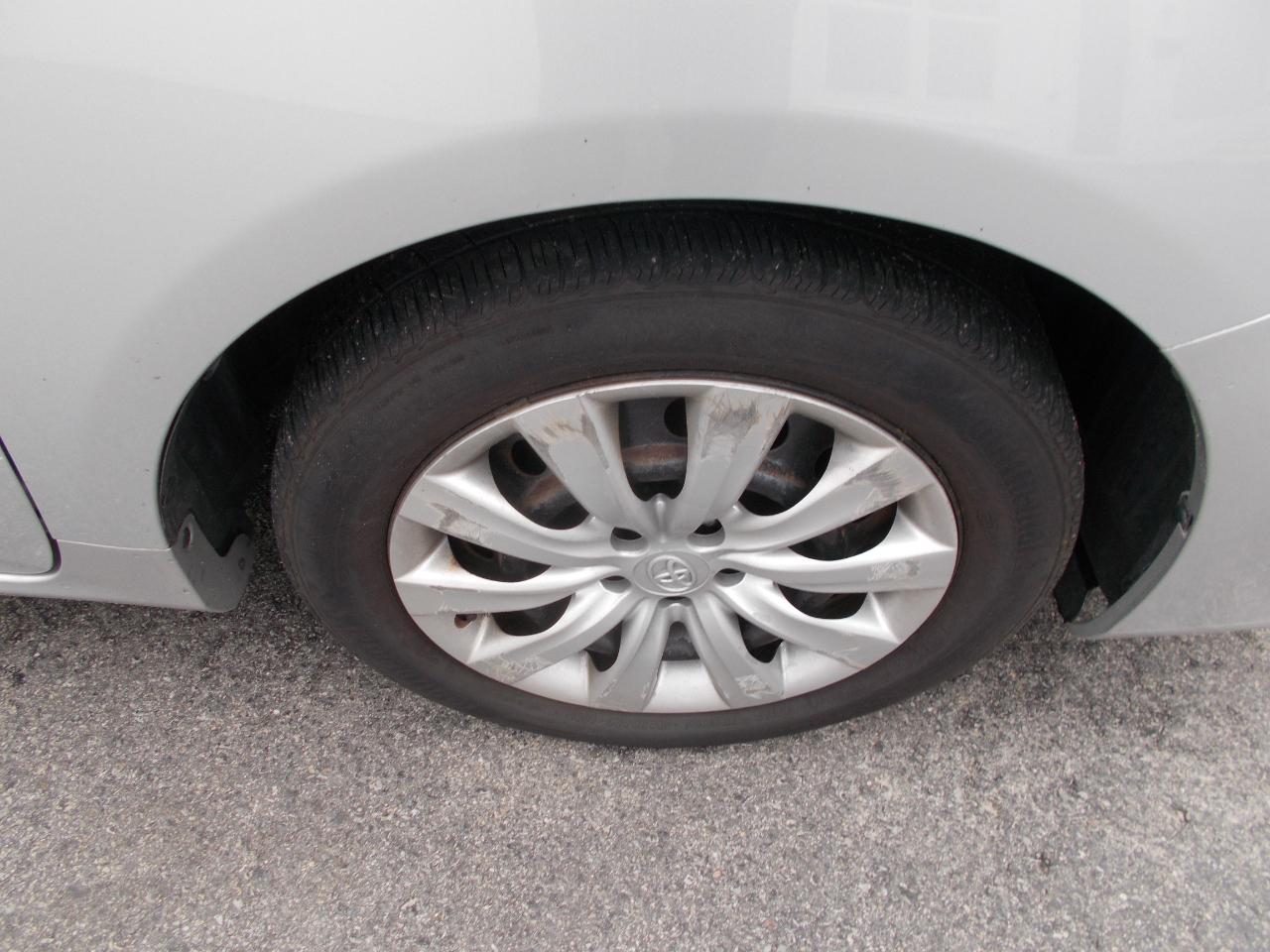 Toyota Corolla 4dr Sdn Auto LE Special Edition (Natl) 2013