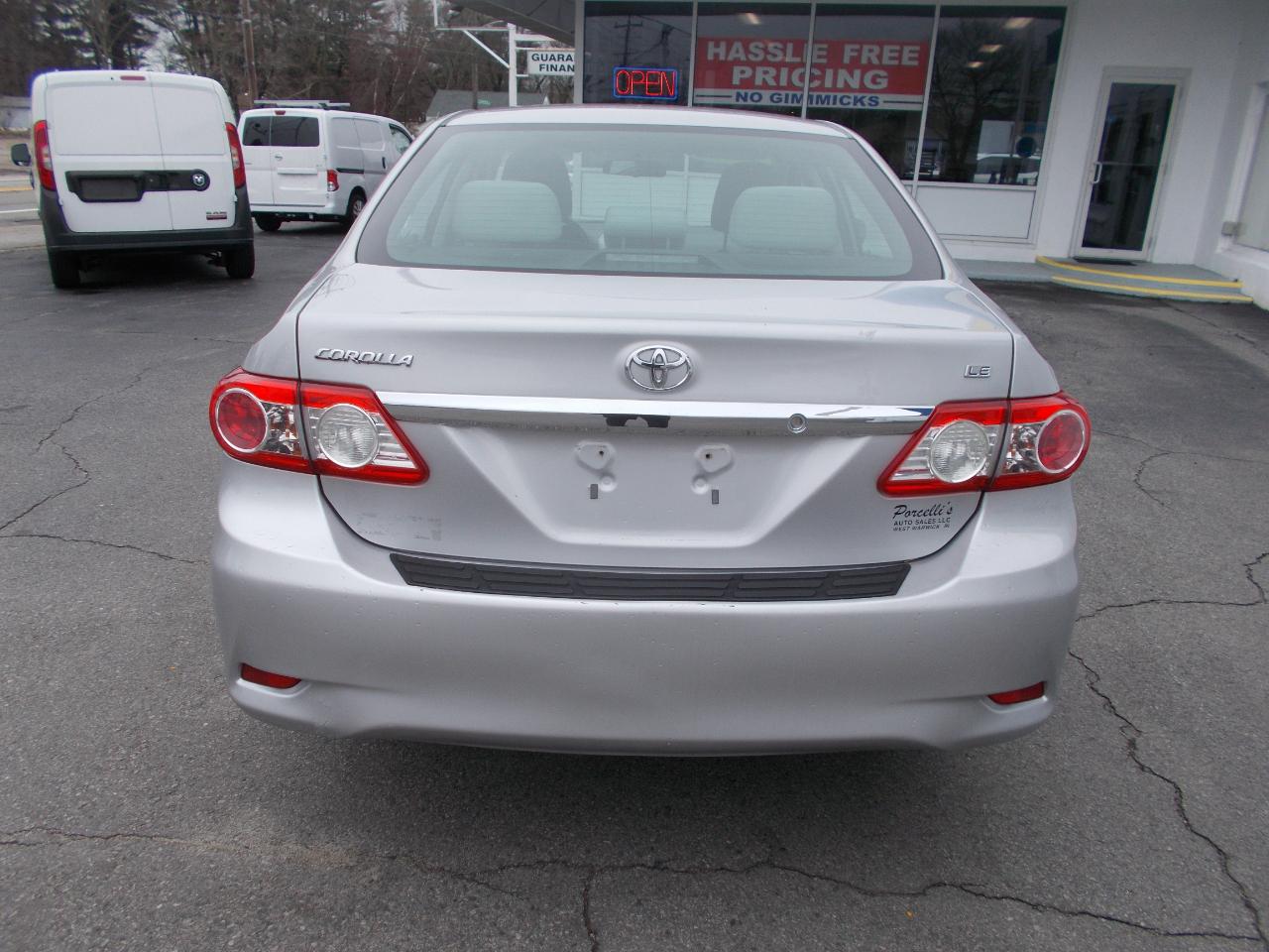 Toyota Corolla 4dr Sdn Auto LE Special Edition (Natl) 2013