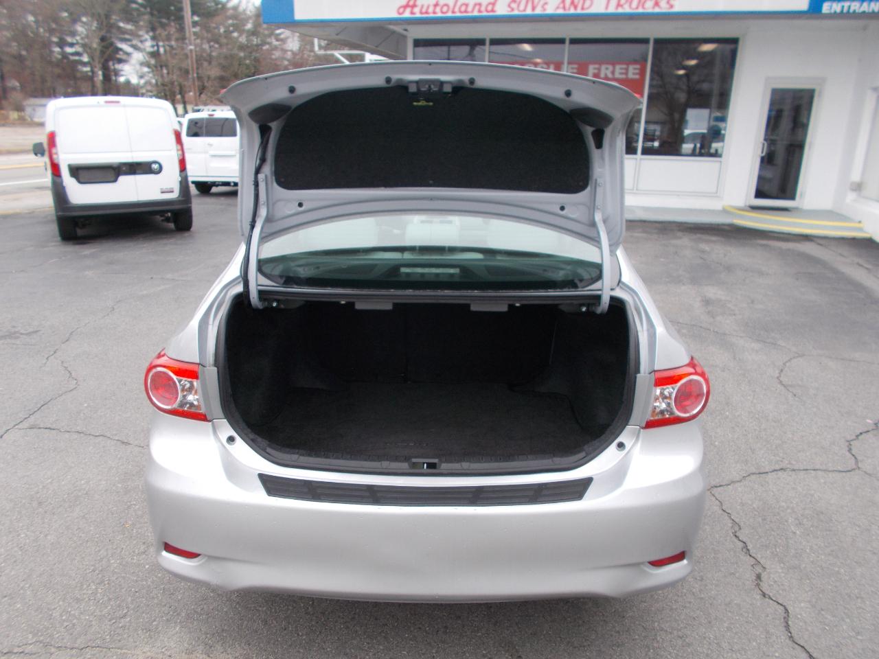 Toyota Corolla 4dr Sdn Auto LE Special Edition (Natl) 2013