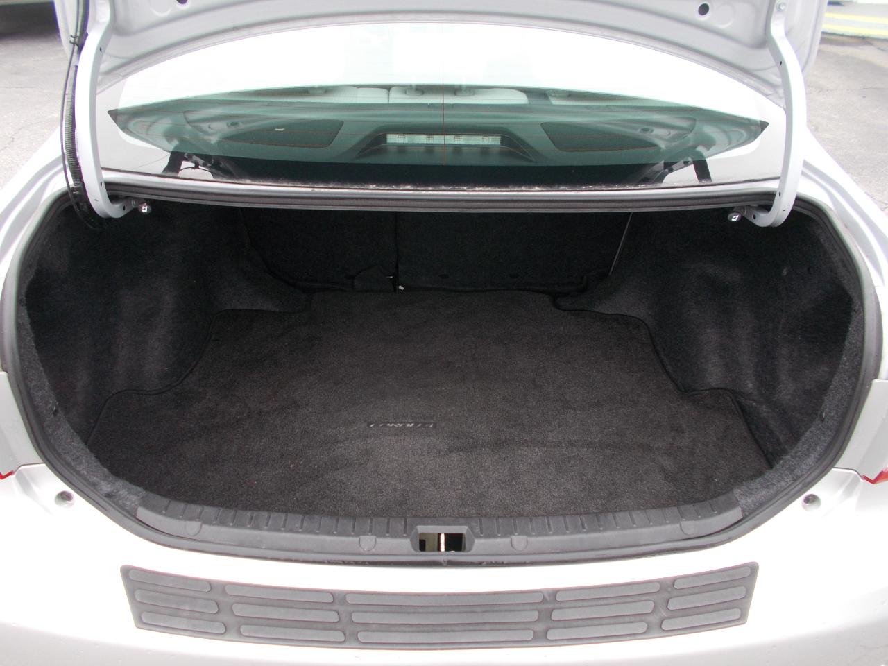 Toyota Corolla 4dr Sdn Auto LE Special Edition (Natl) 2013