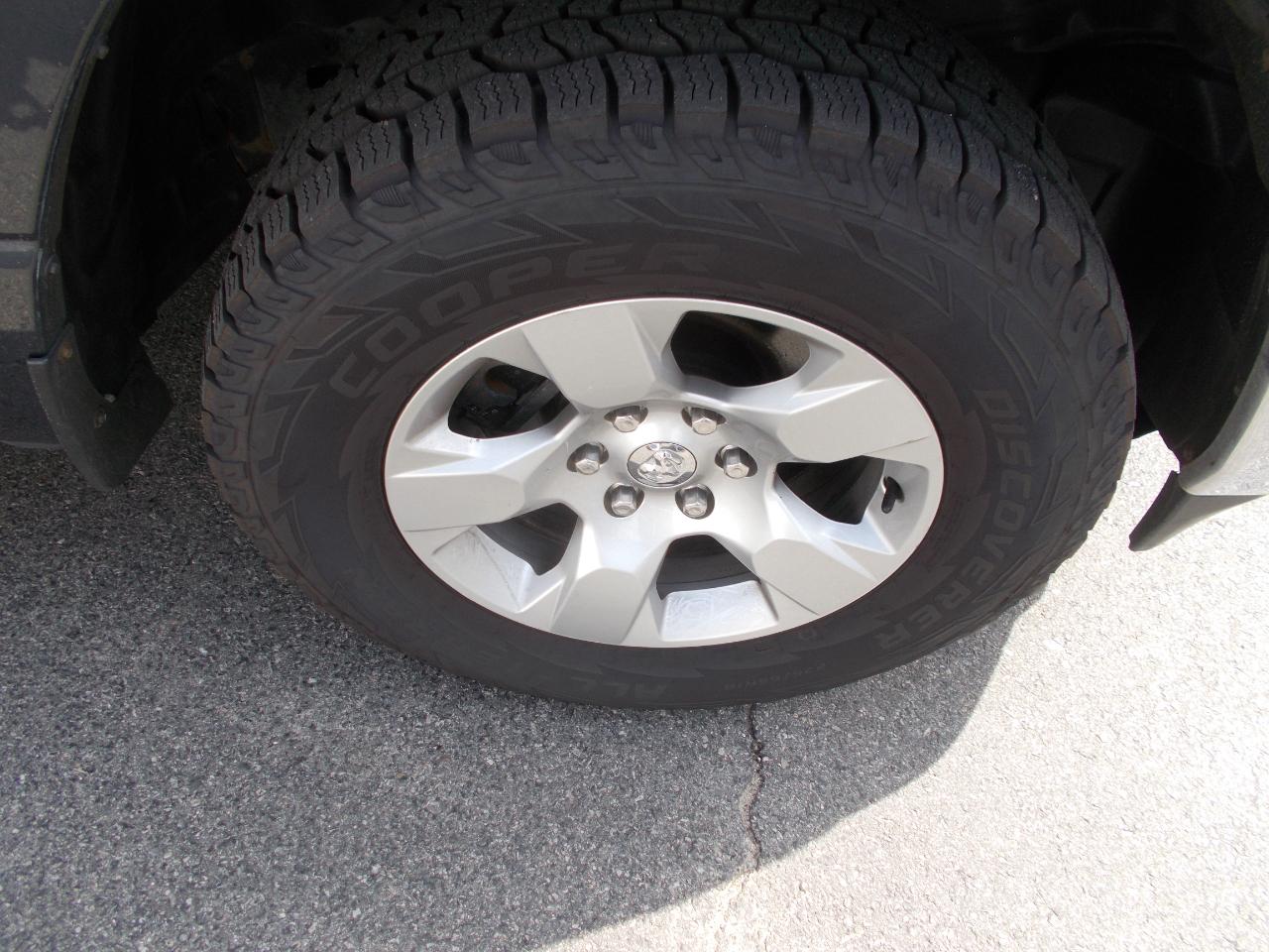 RAM 1500 Big Horn/Lone Star 4x4 Crew Cab 5'7" Box 2019