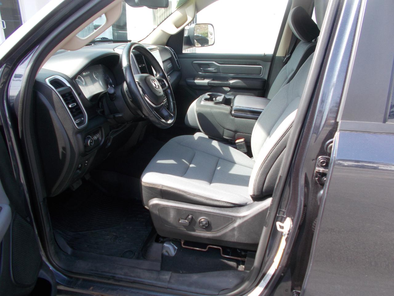 RAM 1500 Big Horn/Lone Star 4x4 Crew Cab 5'7" Box 2019