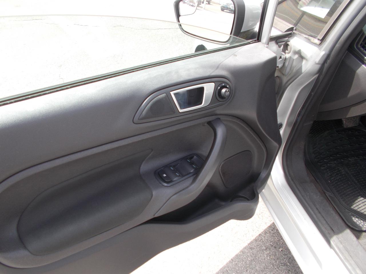 Ford Fiesta 5dr HB SE 2016