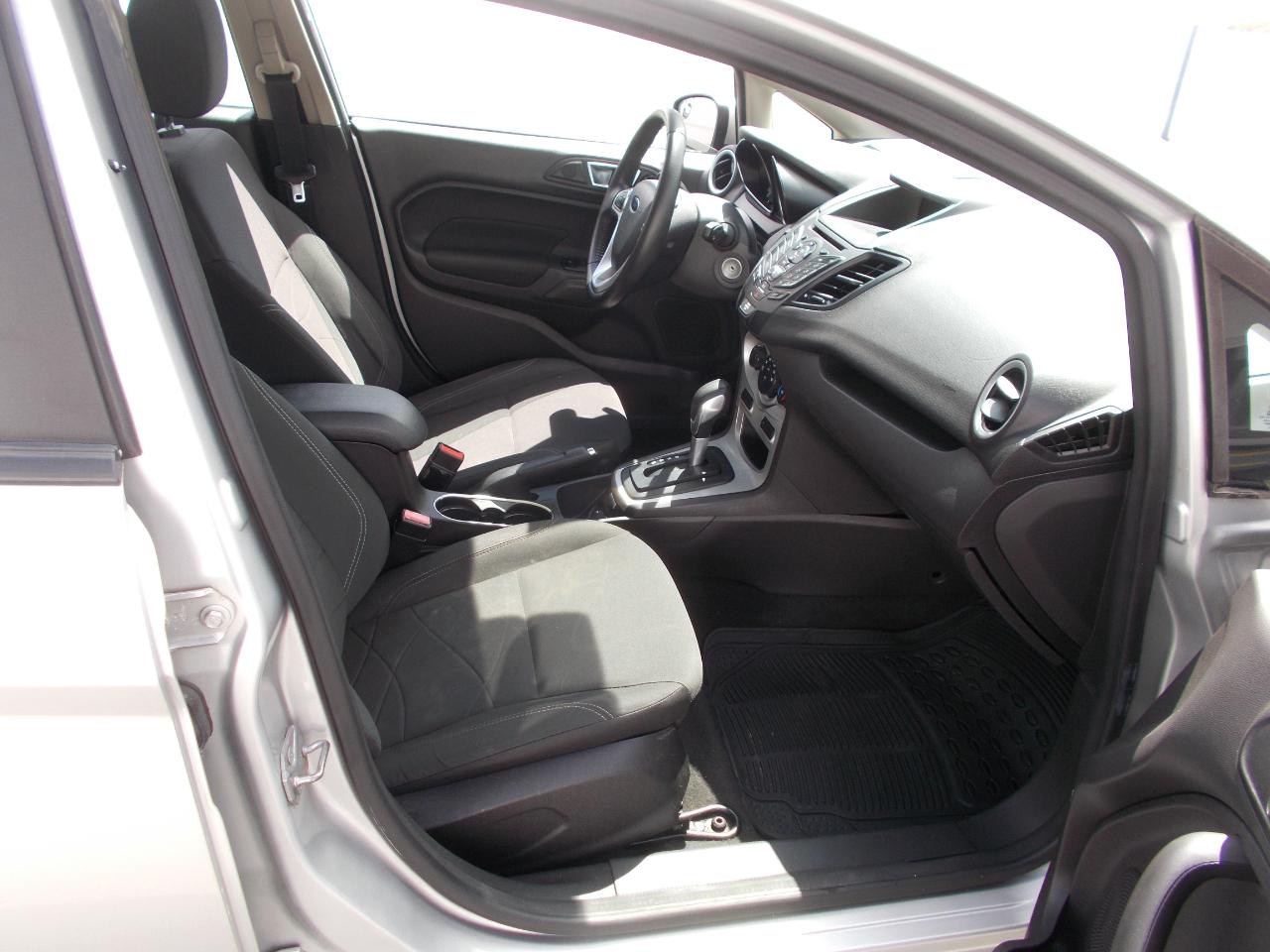 Ford Fiesta 5dr HB SE 2016