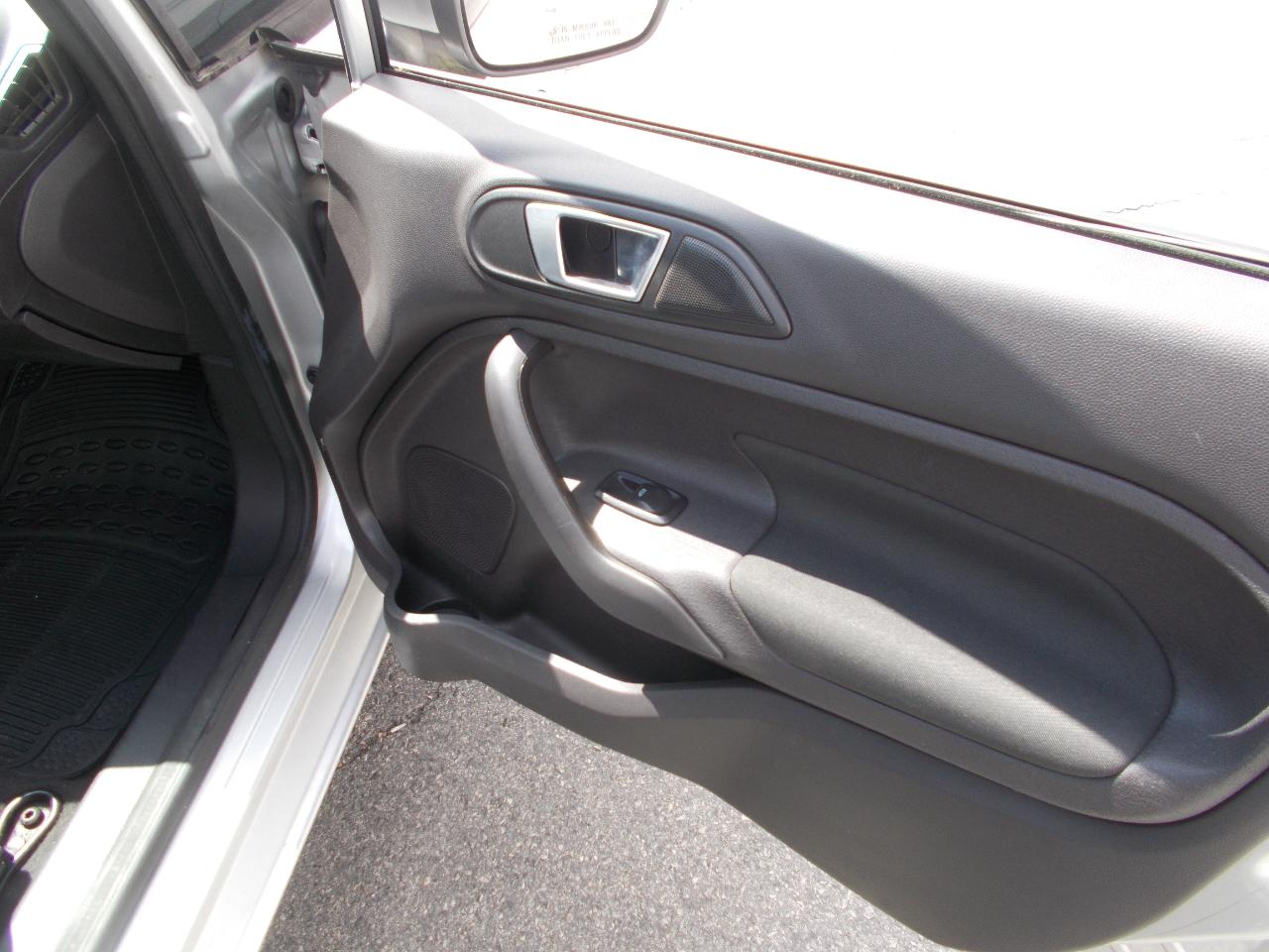 Ford Fiesta 5dr HB SE 2016