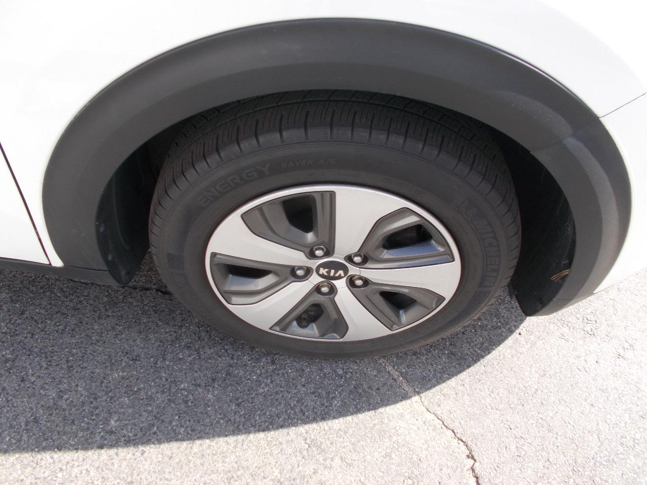 Kia Niro LX FWD 2018