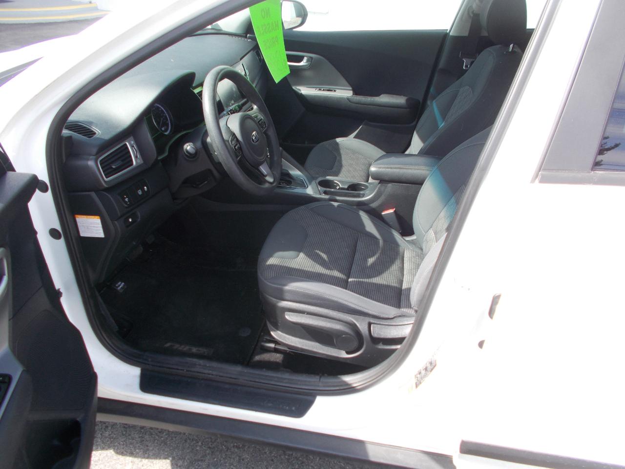 Kia Niro LX FWD 2018