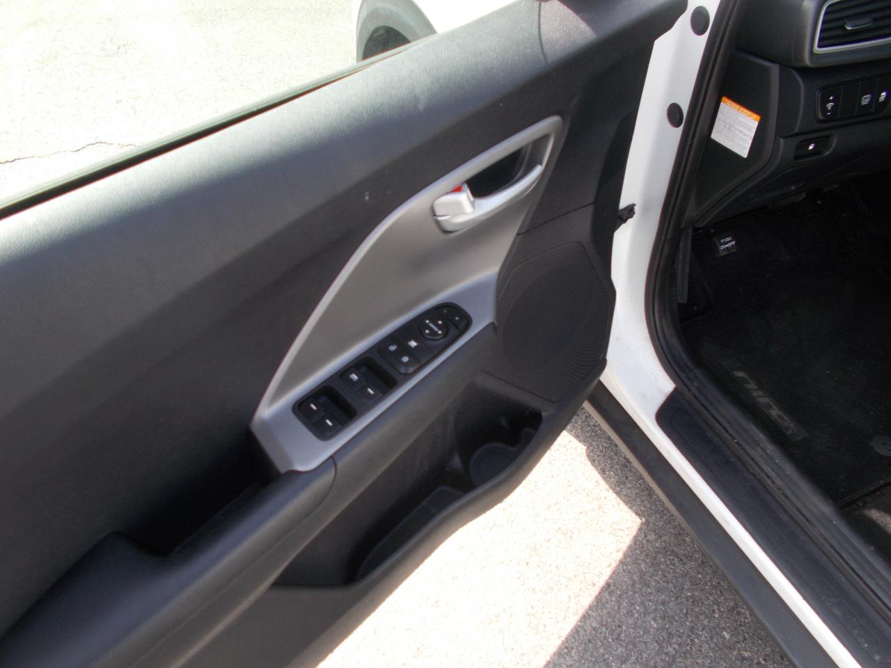 Kia Niro LX FWD 2018