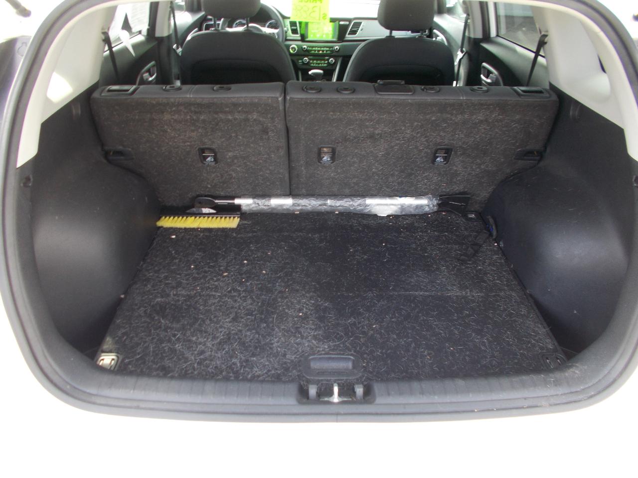 Kia Niro LX FWD 2018