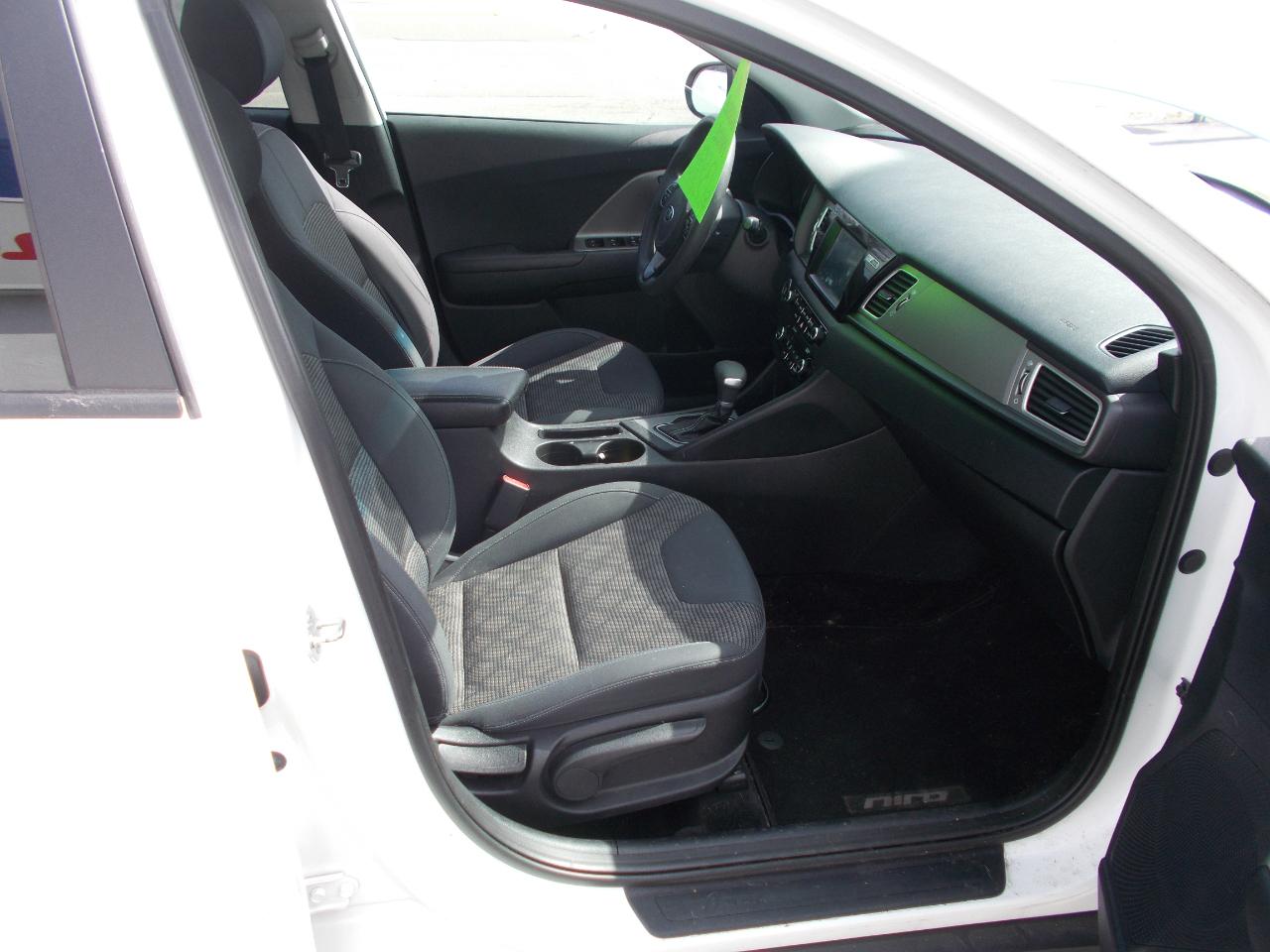 Kia Niro LX FWD 2018