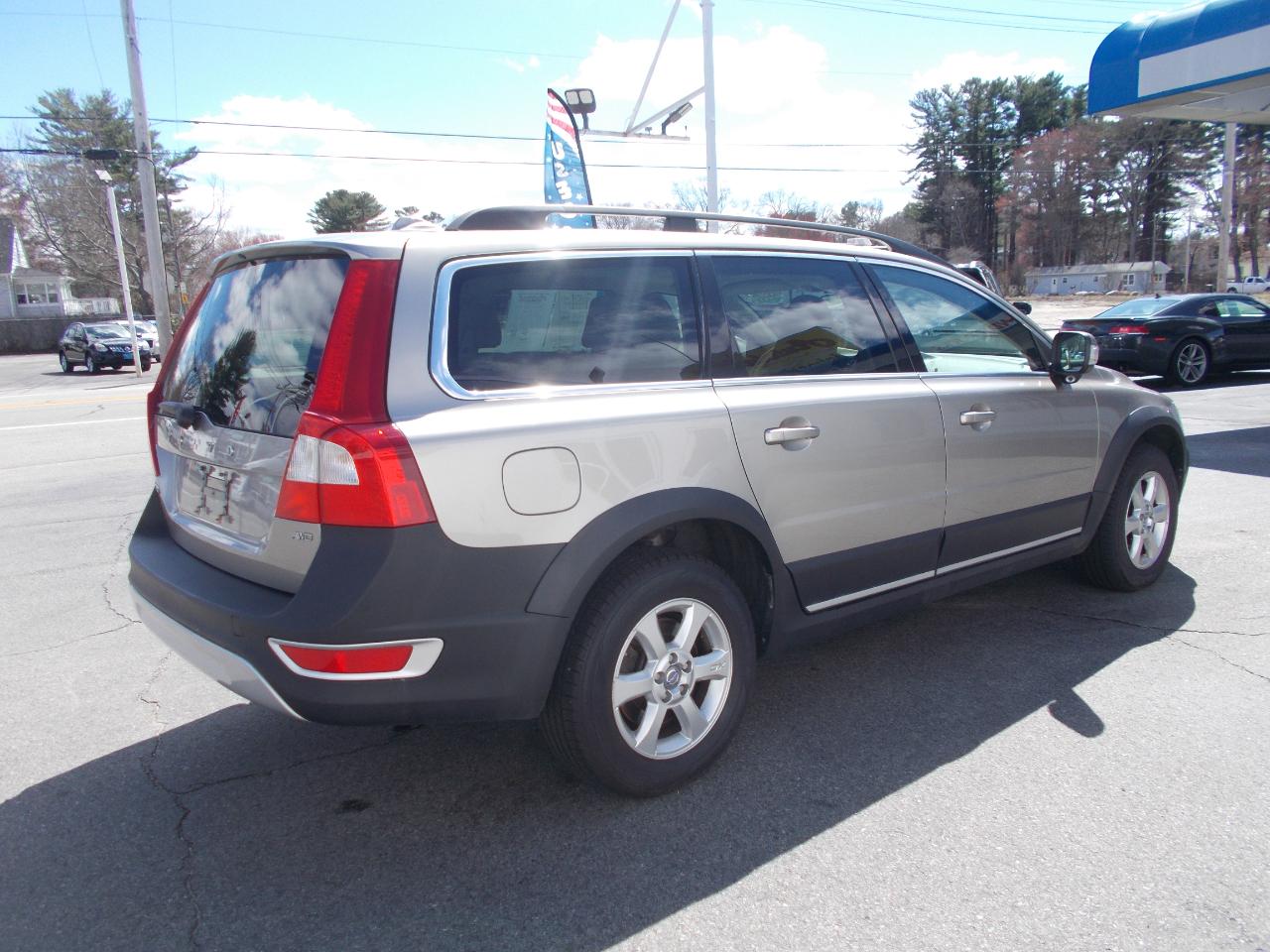 Volvo XC70 4dr Wgn 3.2L PZEV 2012