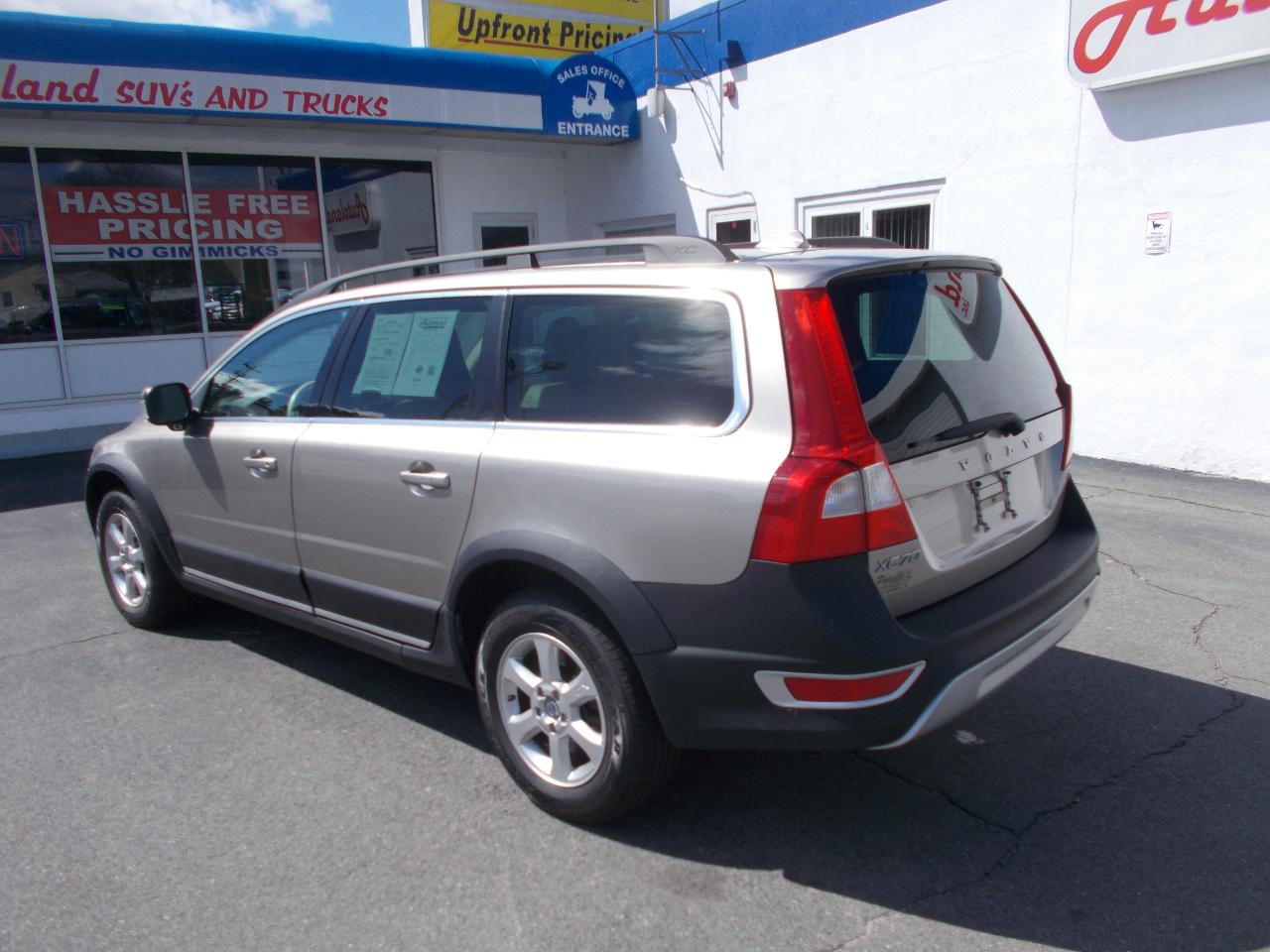 Volvo XC70 4dr Wgn 3.2L PZEV 2012
