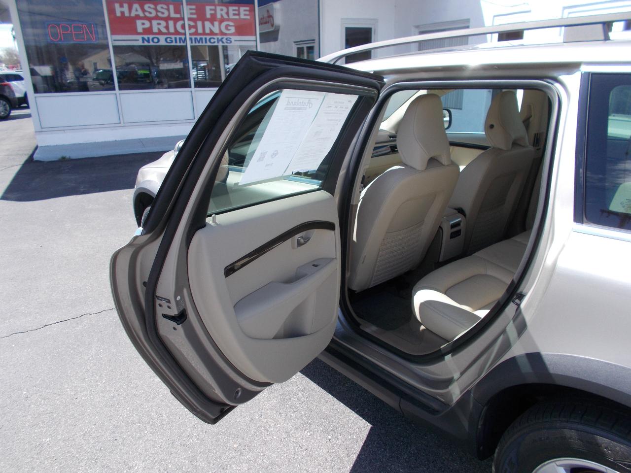 Volvo XC70 4dr Wgn 3.2L PZEV 2012