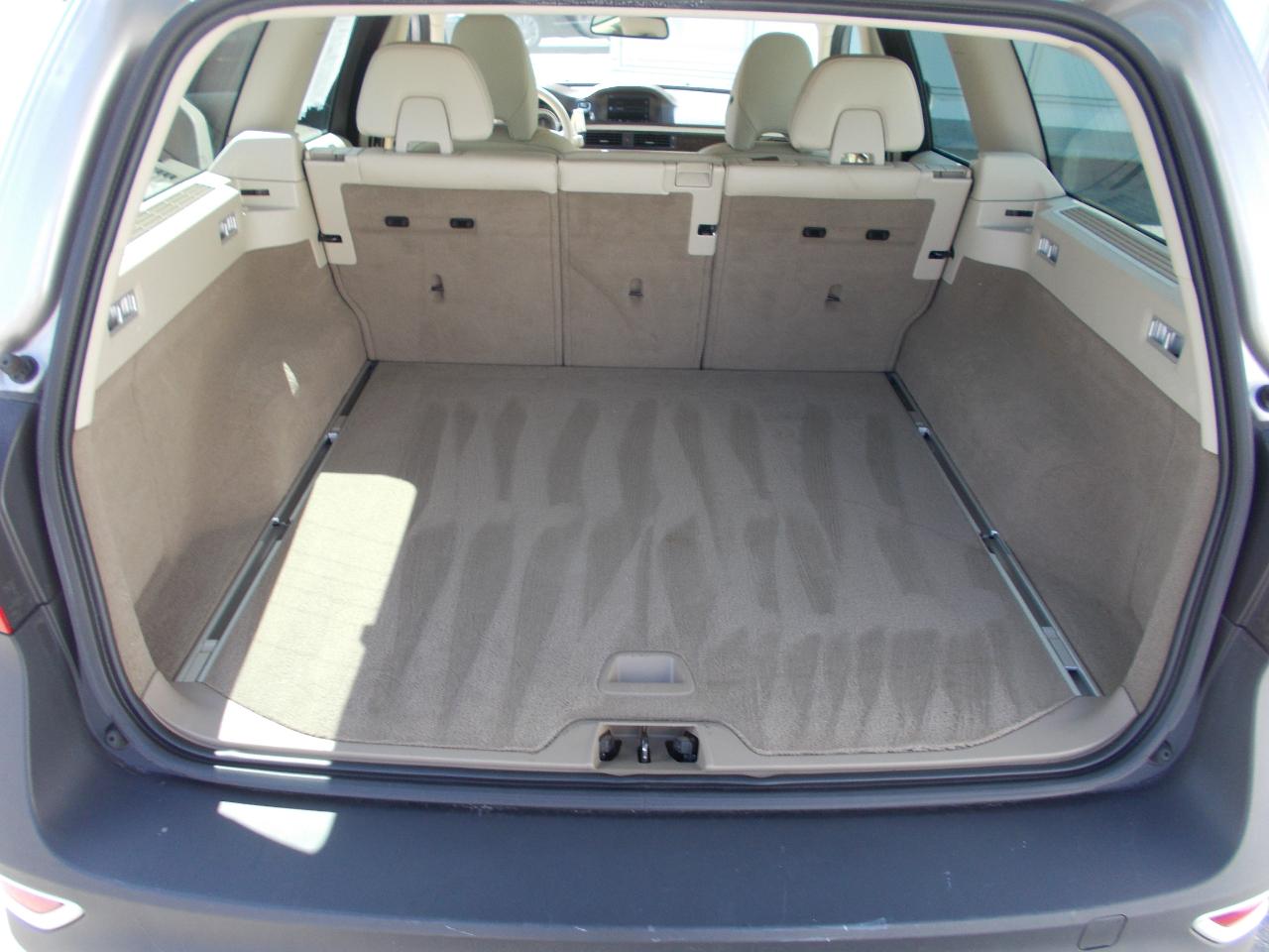 Volvo XC70 4dr Wgn 3.2L PZEV 2012