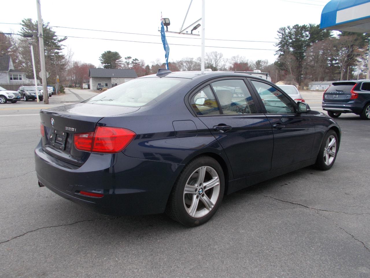 BMW 3 Series 4dr Sdn 328i xDrive AWD SULEV South Africa 2013