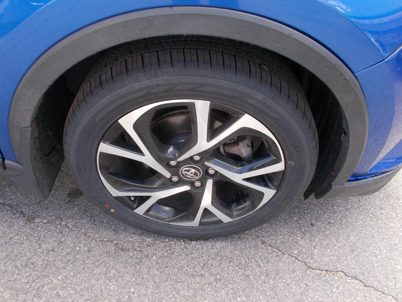 Toyota C-HR XLE FWD (Natl) 2018