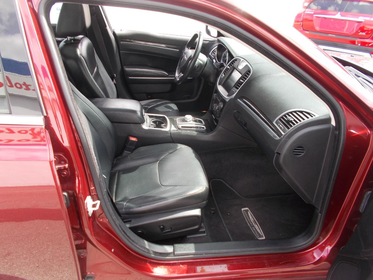 Chrysler 300 4dr Sdn Anniversary Edition AWD 2016