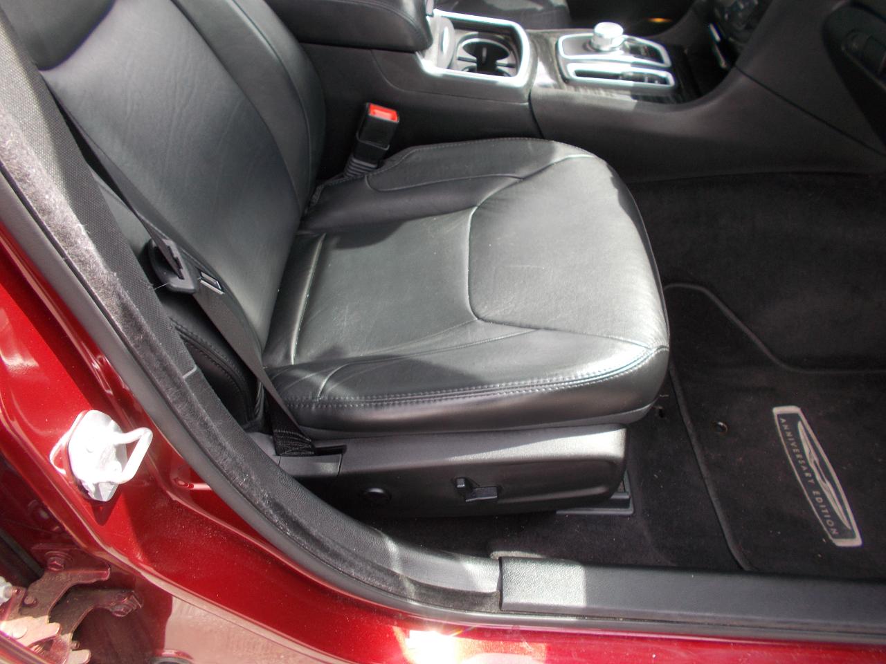 Chrysler 300 4dr Sdn Anniversary Edition AWD 2016