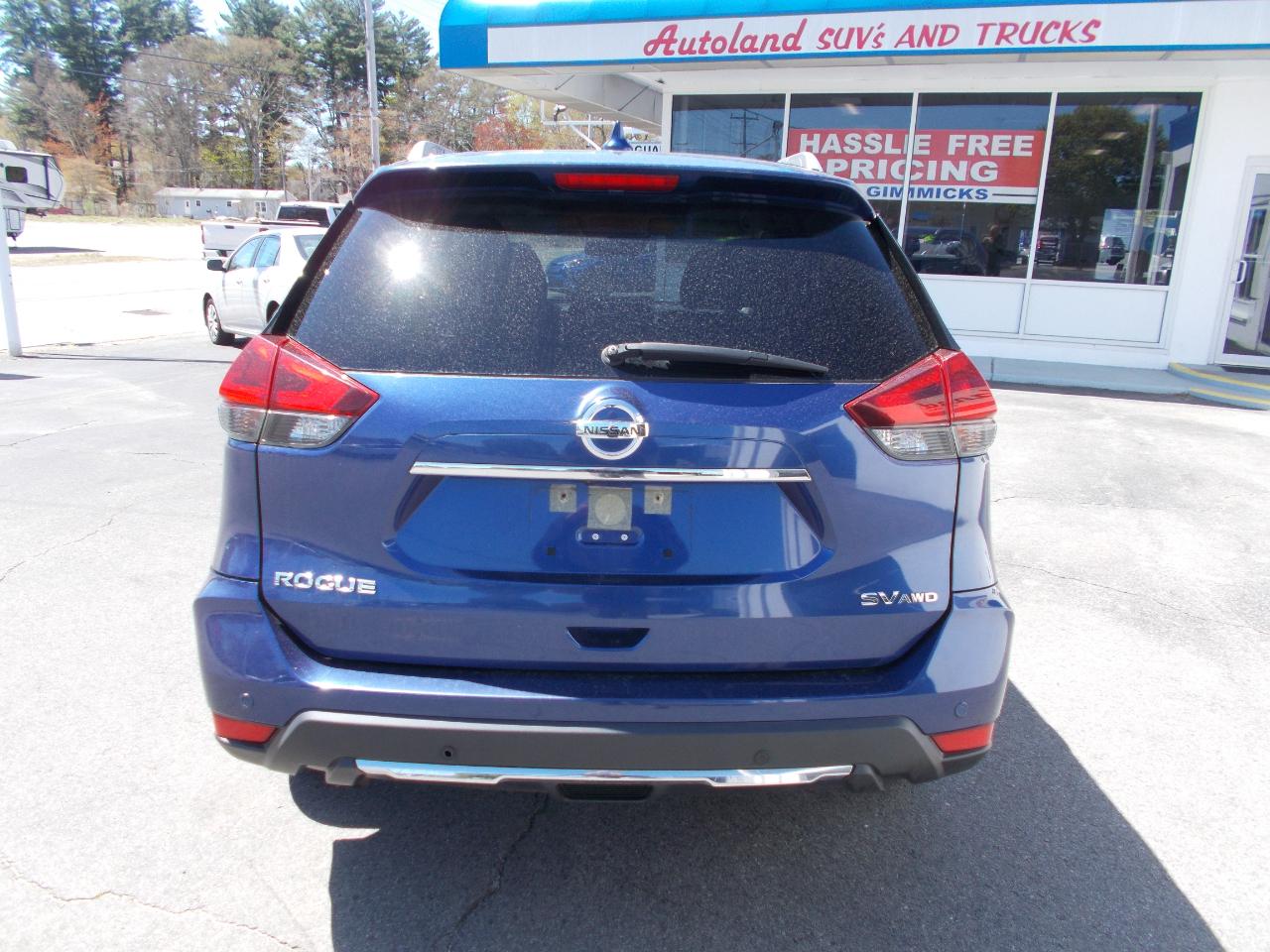 View vehicle photo 5