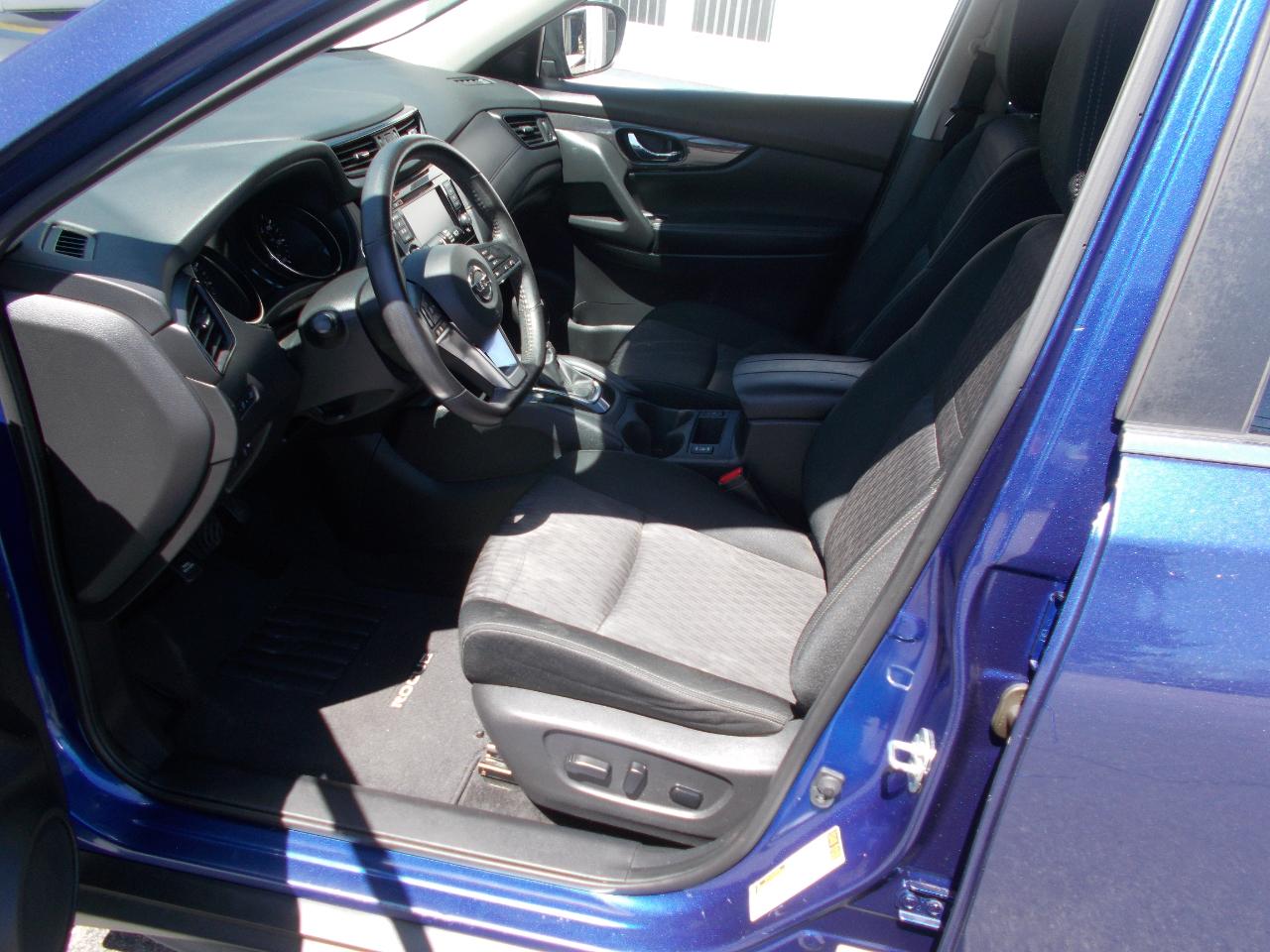 View vehicle photo 7