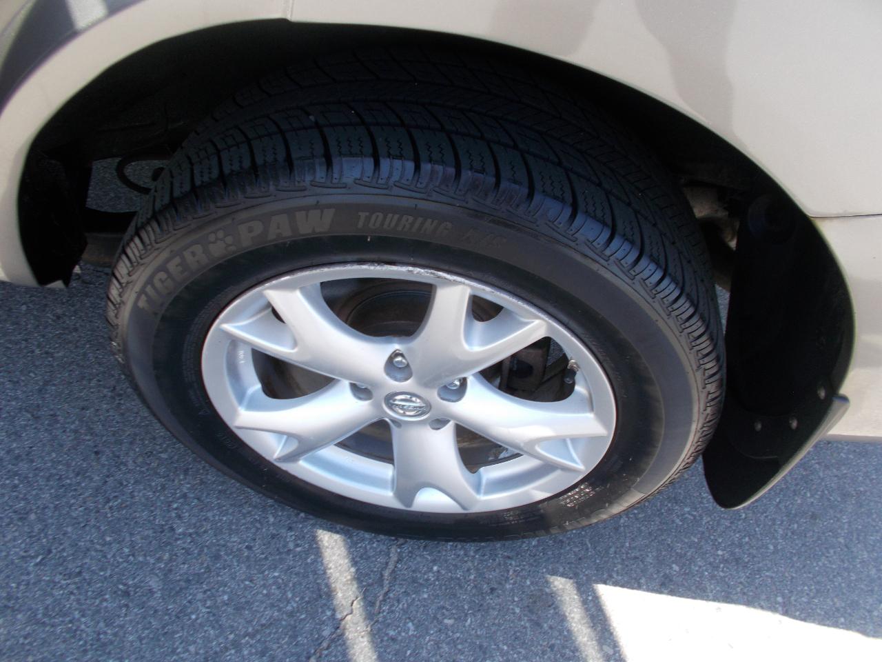 Nissan Rogue  2009