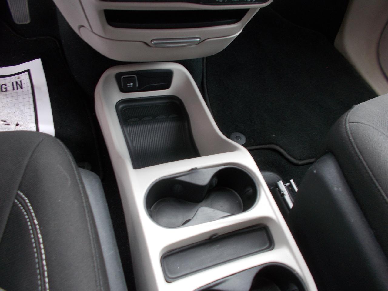 Chrysler Voyager LX FWD 2023