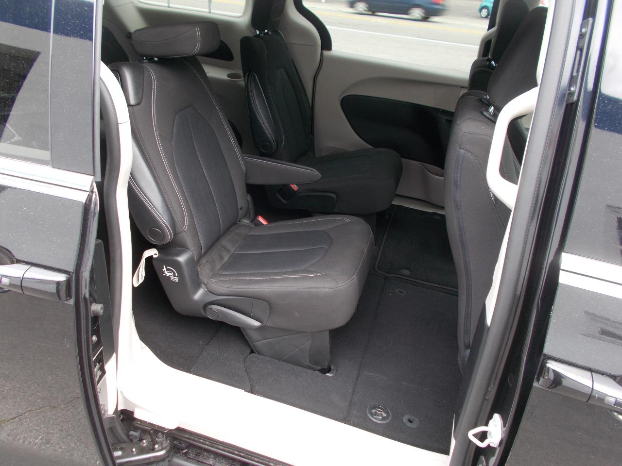 Chrysler Voyager LX FWD 2023