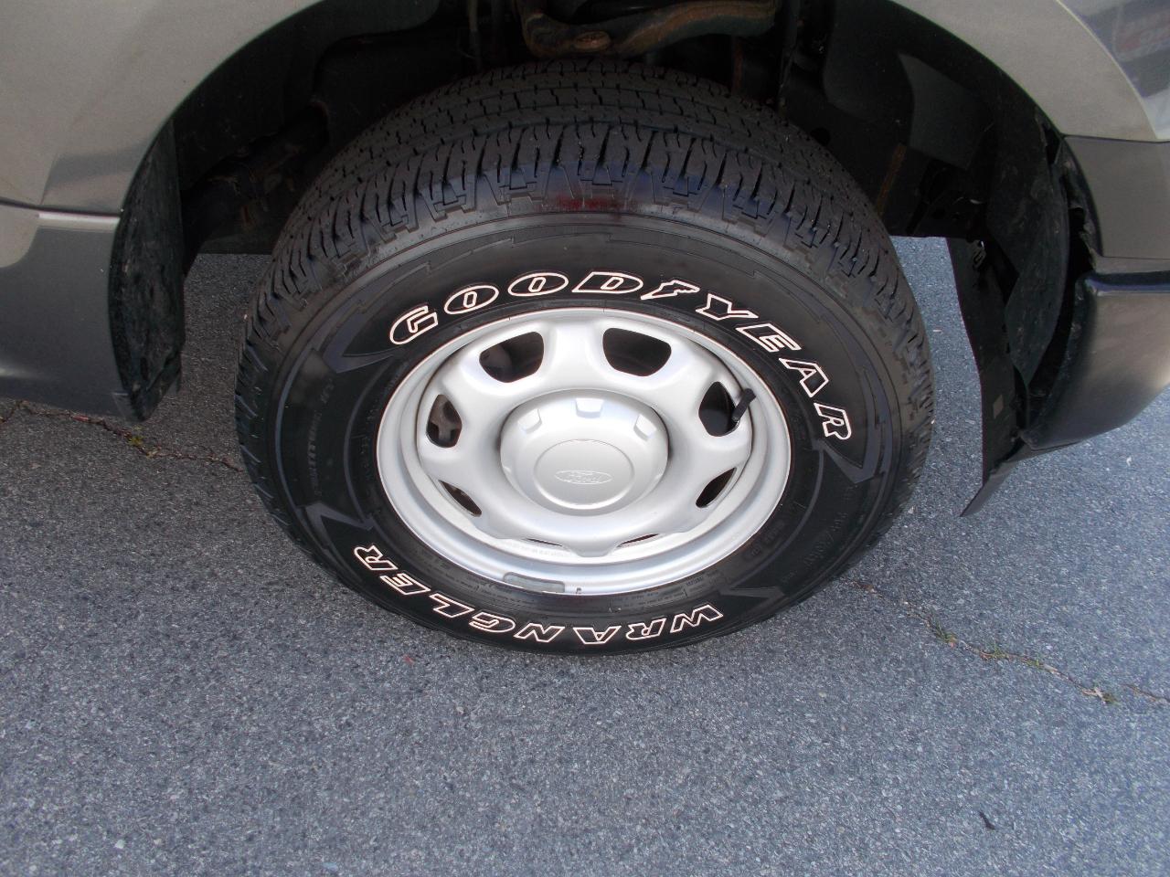 Ford F-150 XL 4WD Reg Cab 8' Box 2020
