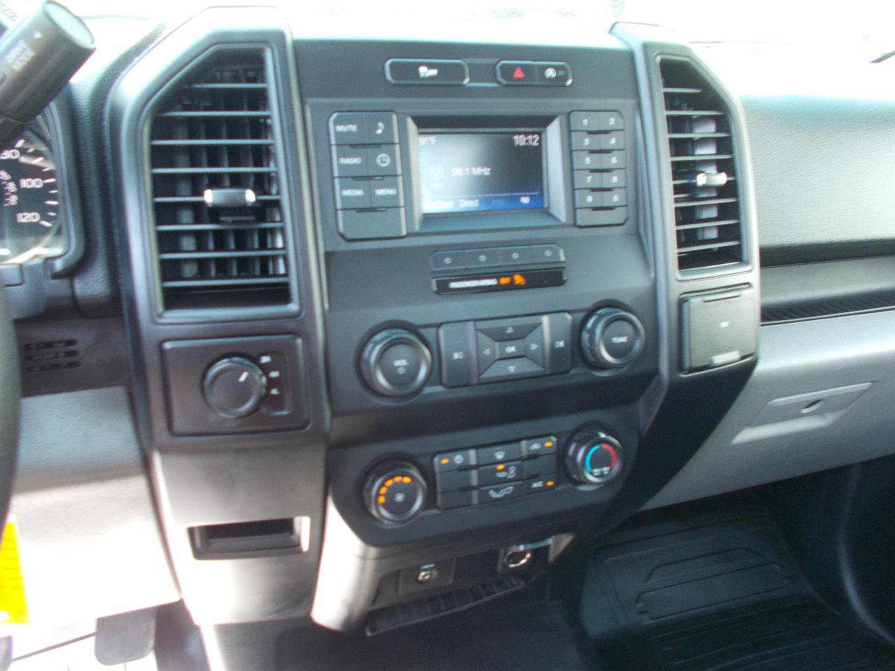 Ford F-150 XL 4WD Reg Cab 8' Box 2020