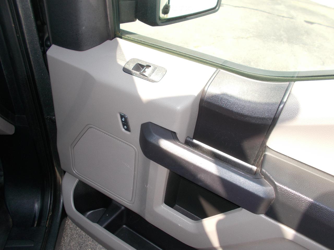 Ford F-150 XL 4WD Reg Cab 8' Box 2020