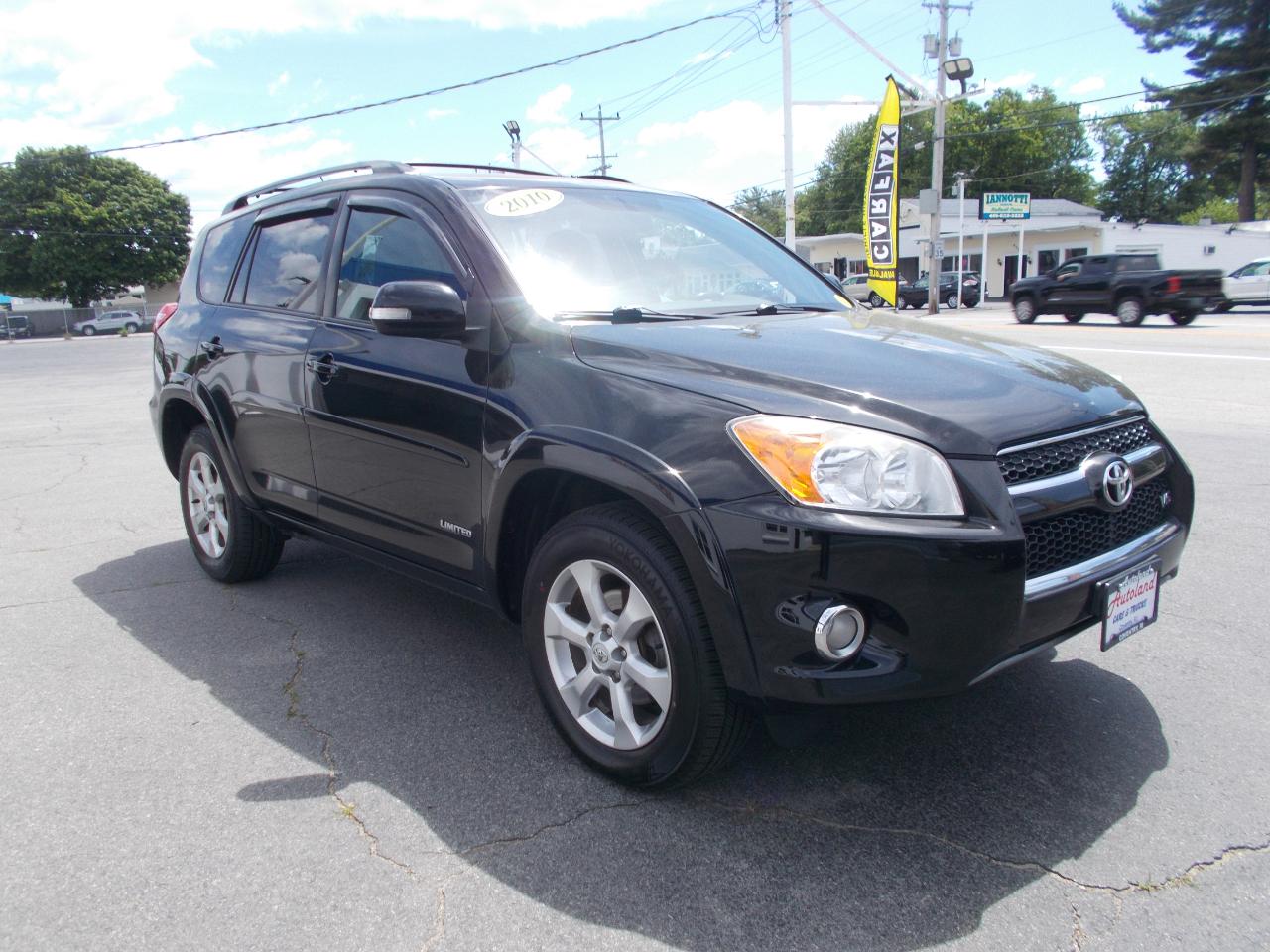 Toyota RAV4 4WD 4dr V6 5-Spd AT Ltd (Natl) 2010