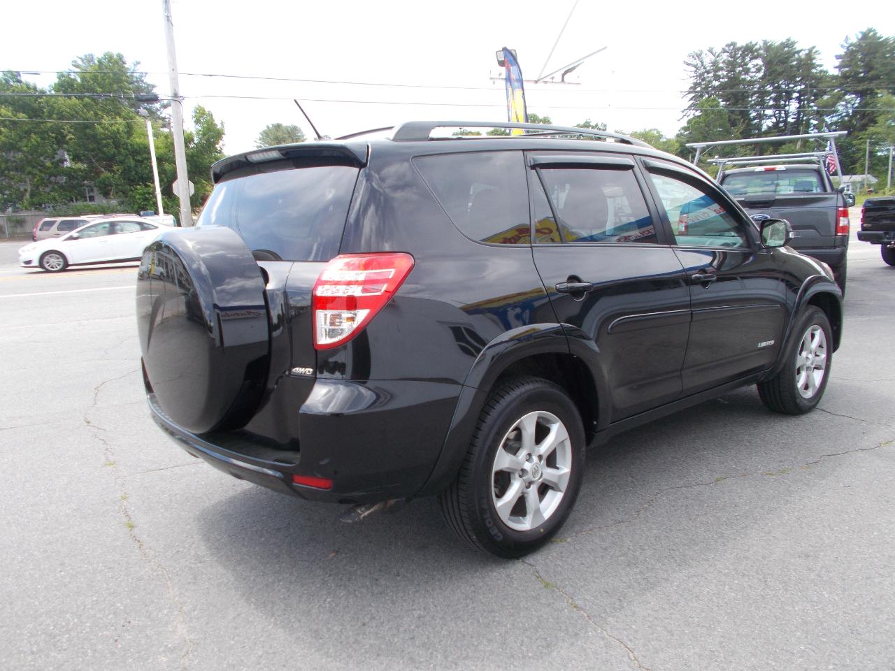 Toyota RAV4 4WD 4dr V6 5-Spd AT Ltd (Natl) 2010