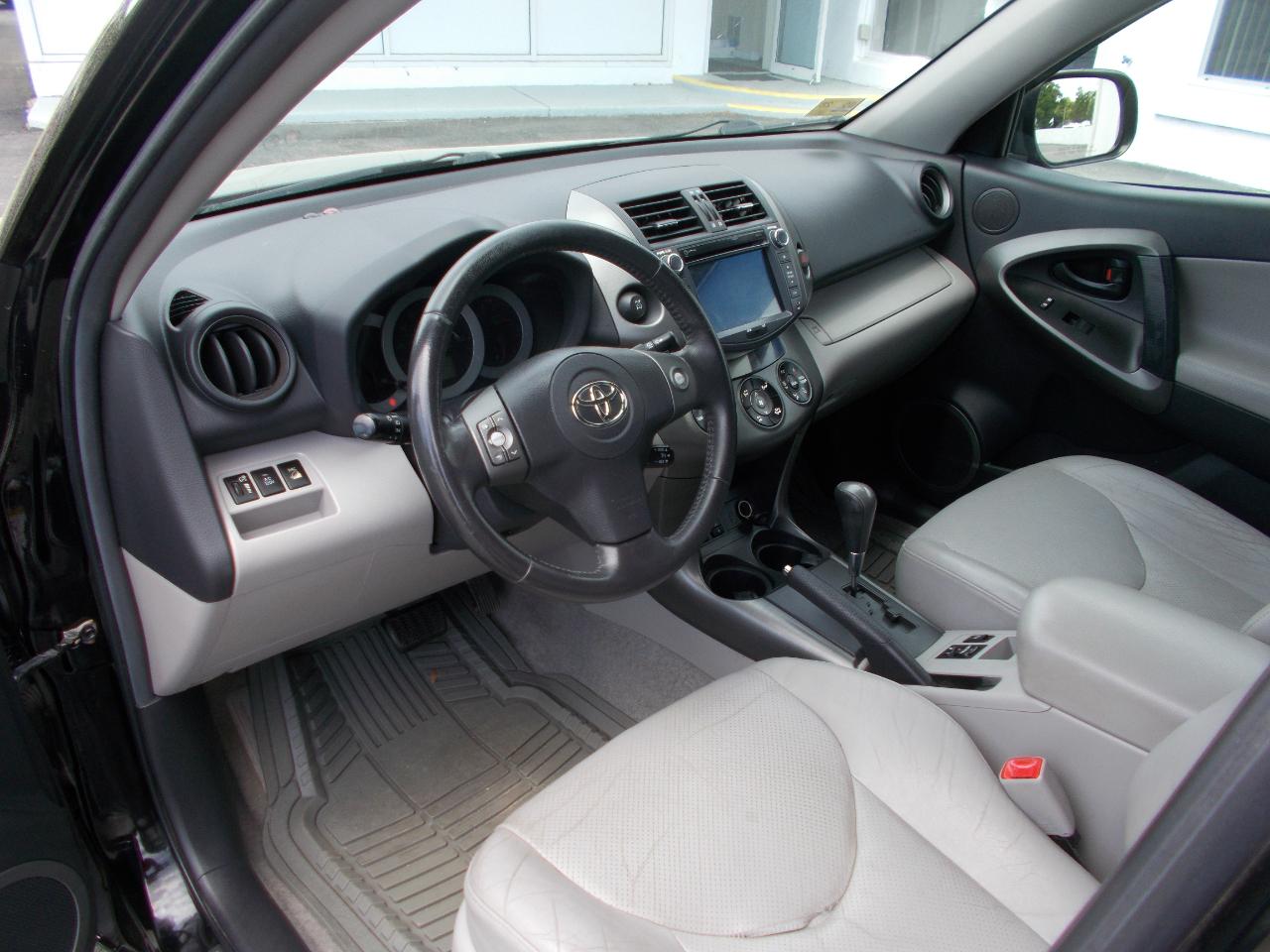 Toyota RAV4 4WD 4dr V6 5-Spd AT Ltd (Natl) 2010