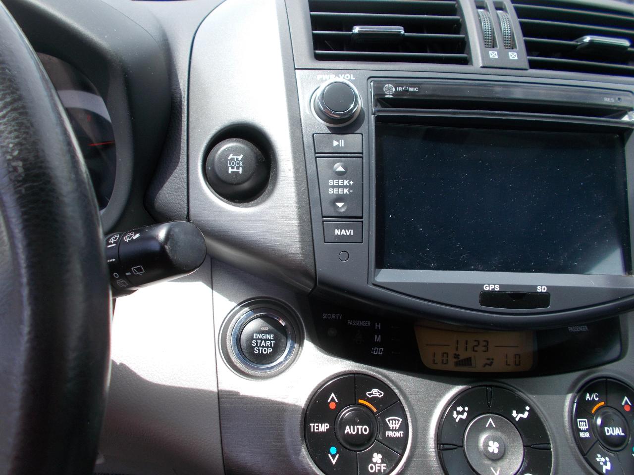 Toyota RAV4 4WD 4dr V6 5-Spd AT Ltd (Natl) 2010